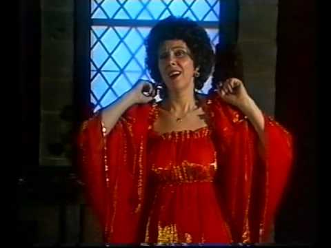 Margarita Voites - 'Warum?' by Theo Mackeben