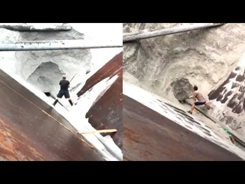 Barge unloads 5,000 tons of white sand | Satisfactory video | Vlog of work on the barge