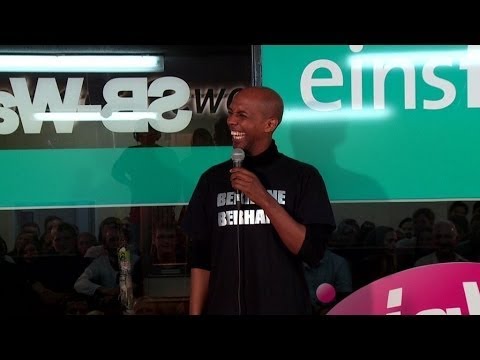Berhane Berhane hat Stress beim Zoll - NightWash live