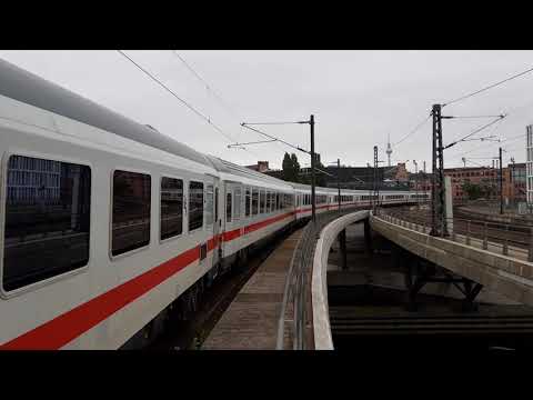 IC 146 fährt in Berlin Hbf ein