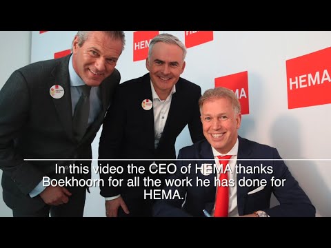 Tjeerd Jegen, CEO of HEMA, thanks Marcel Boekhoorn for all the work he has done for HEMA