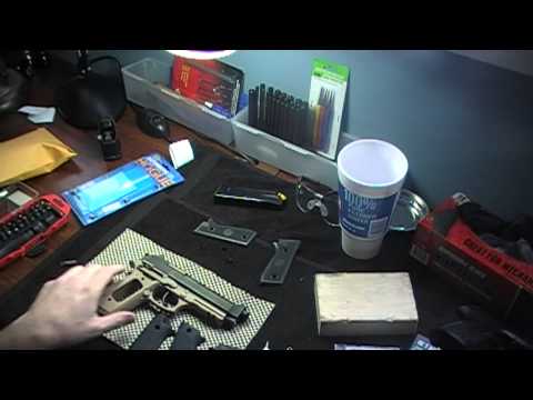 Taurus PT92 Hogue GRIPS