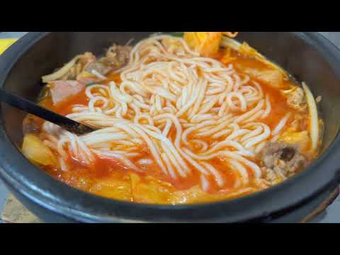 Eating Noodles Cooked in Ten Seconds in Boston Chinatown