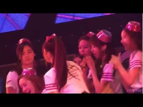 [SNSD] Jessica Happy birthday to Taeyeon (Taengsic) ♥ By  yuriwens