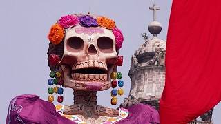 Meksika: Dünyanın en uzun Catrina heykeli Dia de Muertos için Meksiko'da