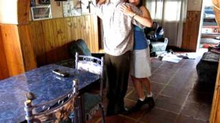 Osvaldo Cartery showing Man Yung how to "Pause" - February 27, 2009