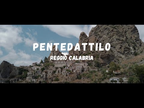 In Calabria c'è un meraviglioso Borgo fantasma - Pentedattilo (RC)