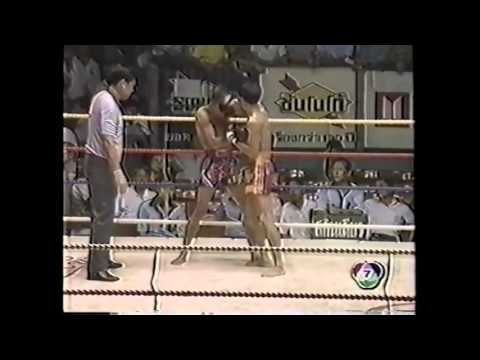 Highlights: Yodkhunpon, "Paansokroikhem" The Elbow Hunter of 100 Stitches