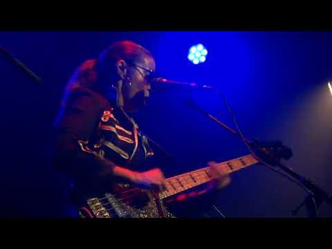Ida Nielsen & The Funkbots, "Rock the Bass" Groene Engel Oss, 21-10-2022