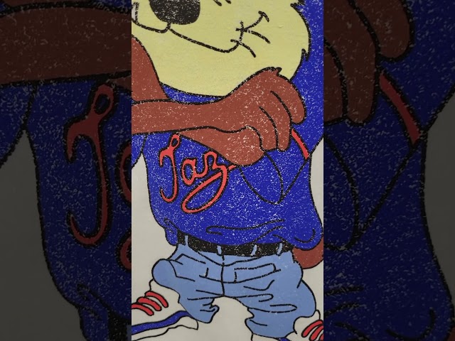 Vídeo relacionado con WB 100: Looney Tunes WB Shield Logo with Bugs, Taz, Tweety Camiseta
