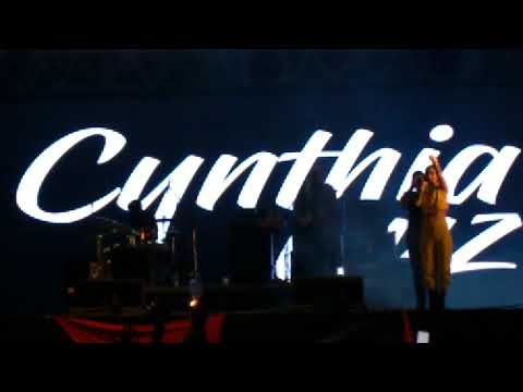 Cynthia Luz - Me Negaram Amor (live)