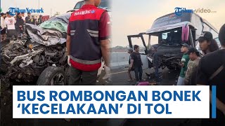 Bus Rombongan Bonek Alami Kecelakaan di Tol Kota Pekalongan, Bamper Depan Ringsek Parah & Kaca Pecah