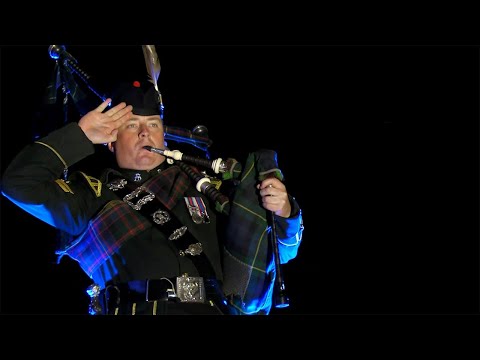 Lone Piper am Basel Tattoo 2023