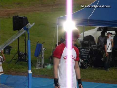 [Fancam] BEAST 120722 - Yoseob playing around and Junhyung... stressing around? (Dream Team)