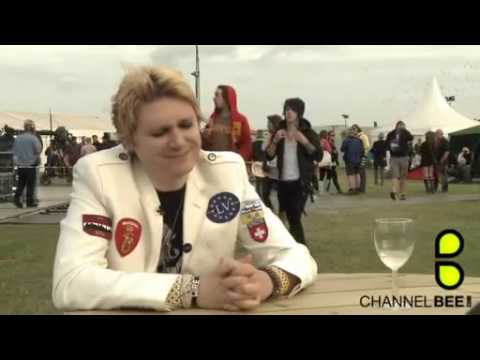 Channel Bee - We Want Answers - Interview with Nicky Wire (Manic Street Preachers)