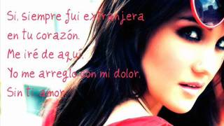 Dulce Maria - Extranjera (Lyrics)