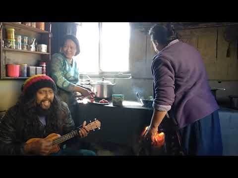Phool ko Aakhama | Nepali Gaon ko Kitchen Jam | Playing for Bhauju and didi at Tumling, Nepal