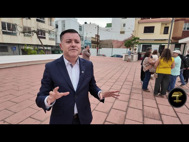 Teodoro Sosa escucha en La Isleta las demandas vecinales frente a la gentrificación y la falta de...