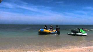 preview picture of video 'Bikini Girls - Ryukyu Is - Banana Boat - Rizzan Sea Park'