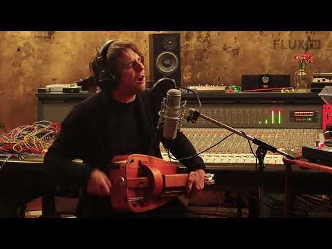 And The Golden Choir - "How To Conquer New Land" live @FluxFM