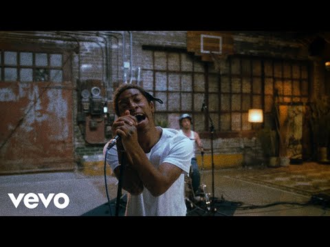 KennyHoopla - How will I rest in peace if I'm buried by a highway (Live Performance)