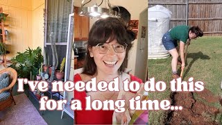 VLOG | bringing plants inside, digging a trench, and a fabric haul!