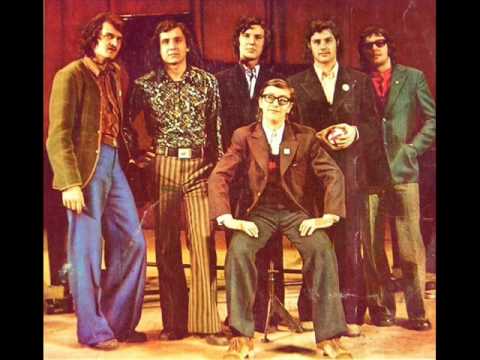 Soviet pop band Ariel performs funk (1977) ВИА Ариэль - Сваха