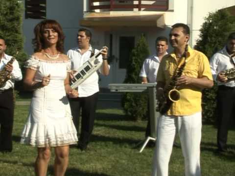 Ancuta Flesariu-Ridicati paharele