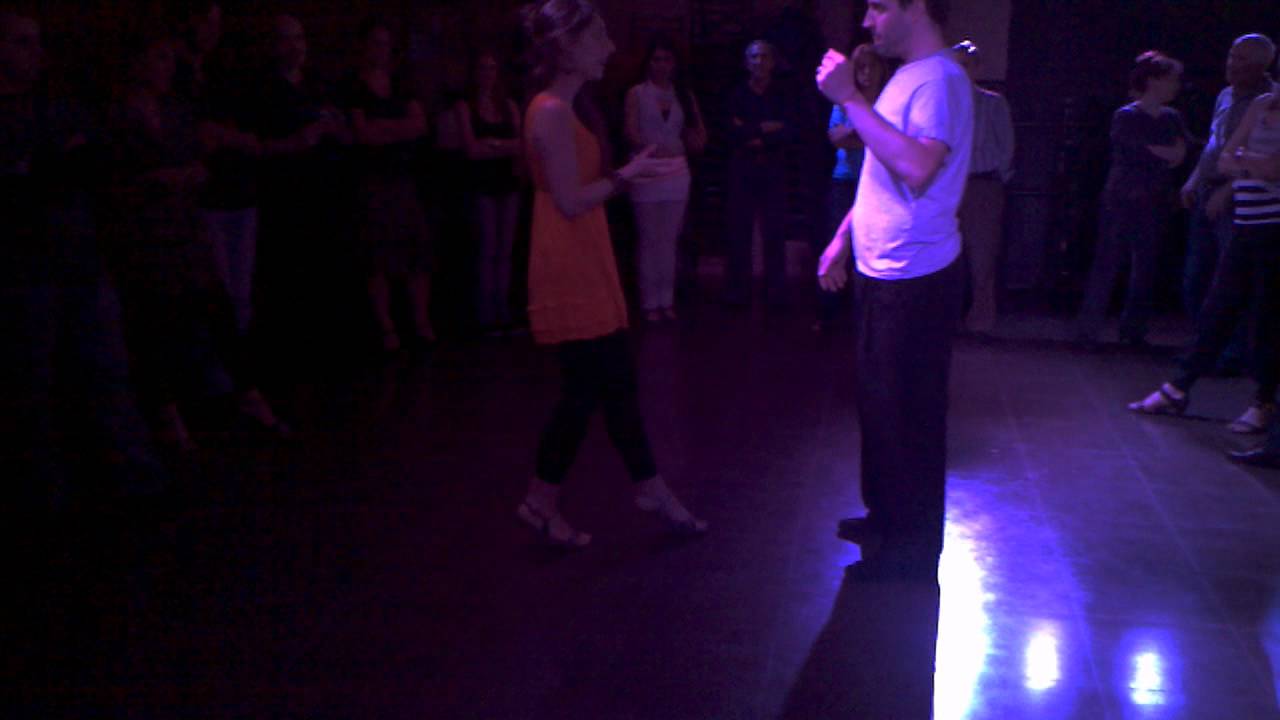 Hernán Prieto y Daniela Roig, clase de tango en La Viruta (01-09-2011)