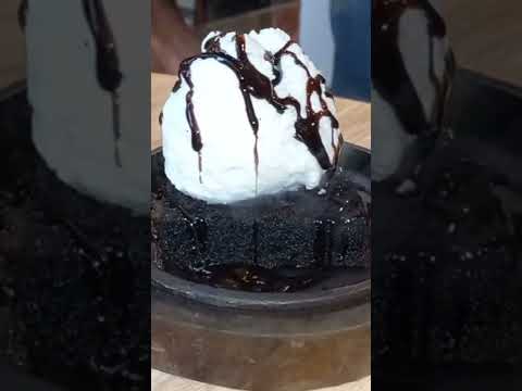 Hot weather lo Hot ice cream #short # shorts #Yash #kgf 2 #icecream # venillaicecream #siri