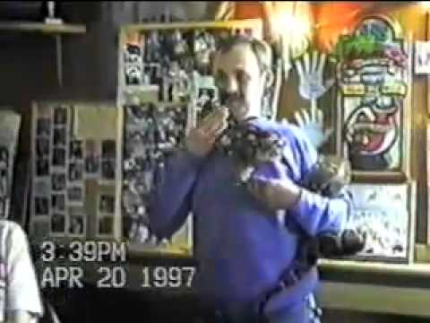 [TweenieZELL] Untamed&Uncut-Boa Bites Owner in Face