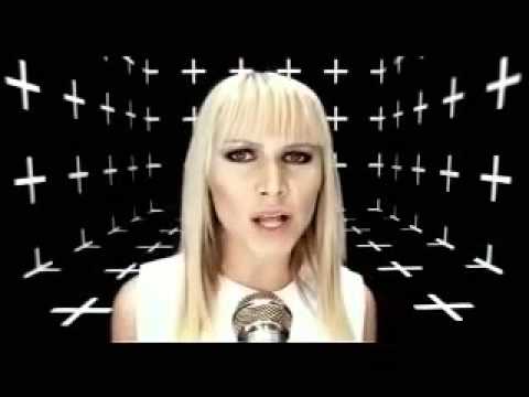 THE CARDIGANS AND TOM JONES ׃ BURNING DOWN THE HOUSE reversed video