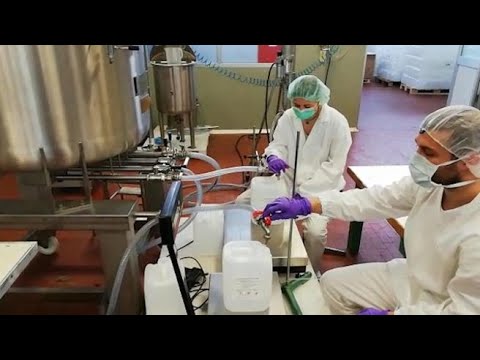 Firenze, ecco come lo Stabilimento farmaceutico militare produce il disinfettante che uccide il...