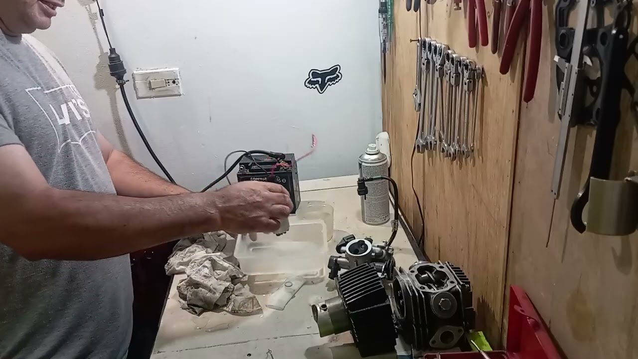 Cómo probar una bomba de gasolina en motos de fuell inyección 