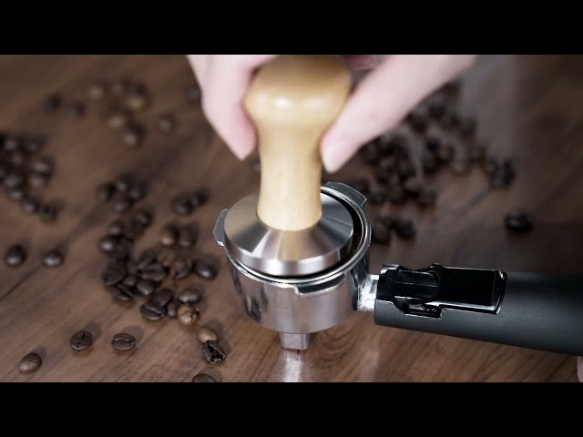 Macchina da caffè espresso Airmsen Bcm2316 1,8 L 20 bar con macinacaffè integrato e cold brew video
