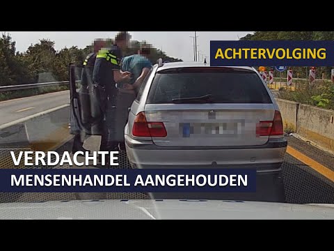 Politie | Mensensmokkelaar / handelaar aangehouden | Achtervolging | Valse kentekenplaten