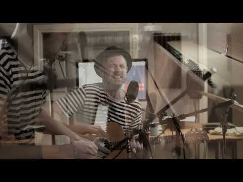 Runaway train - Soul Asylum (acoustic cover by Martin Ekman | One Man Band)