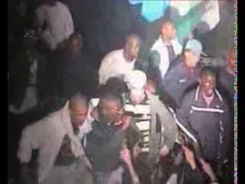 IDEAL J feat Mafia K'1 Fry (AP du 113, KARLITO, DRY DU INTOUCHABLE ET OGB) - SHOWBIZNESS 98 LIVE