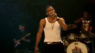 Trey Songz - I Need A Girl (LIVE) 2009