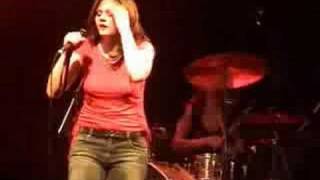 The Donnas - I Don't Care (Live)