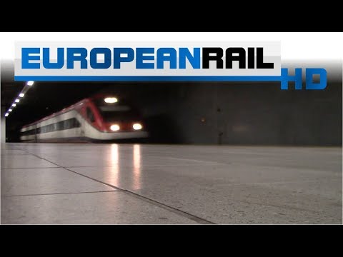 Comboios de Portugal Alfa Pendular 4000 EMU 4003 passes Espinho Station