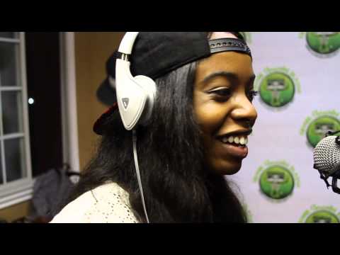 Jayy Starr Explains Obstacles As Female Rapper & Performs "Oowee"