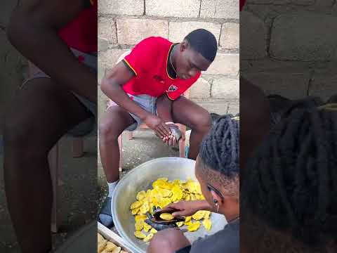 🔥🇭🇹 A TRUE TASTE OF HAITIAN TRADITION! 🇭🇹🔥 Today, we’re bringing a delicious taste of Haiti