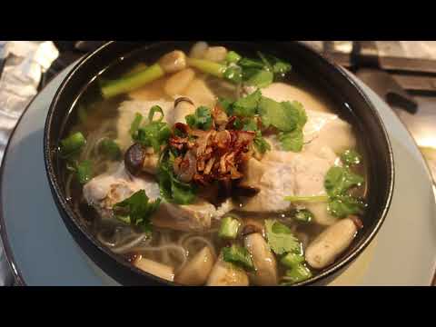Vietnamese Chicken Glass Noodles Soup - Mien Ga