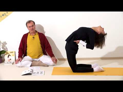 Kamel mit Händen an den Hüften   Ushtrasana   Asanalexikon