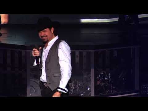 “Who invited the lawyer?” 😂😂 #ClayCooper #claycoopertheatre #branson #bransonmo