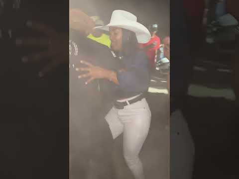 Casais Dancando Forro - Forró e Desmantelo ( Manim Vaqueiro) #viral #piseiroforro #shortvideos