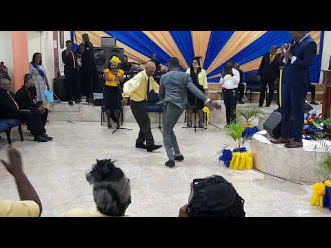 Bishop Steve Hepburn vs Elder in dance off