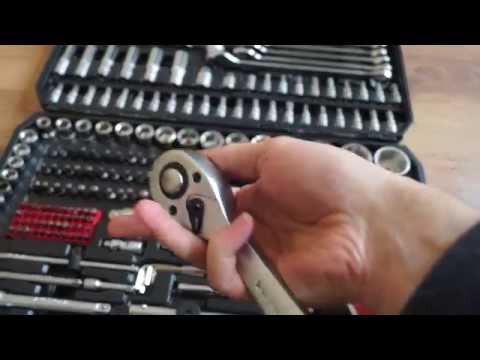 Yato raktų rinkinys 216 vnt. (YT-38841) video