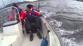 preview picture of video 'Bei ruppiger See mit Silver Fox SC 485 in Norwegen unterwegs zum Angeln'